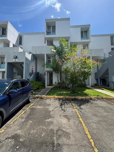 Apt E-1 107 PLAZAS DE TORRIMAR I E-1 107 BAYAMON  00959