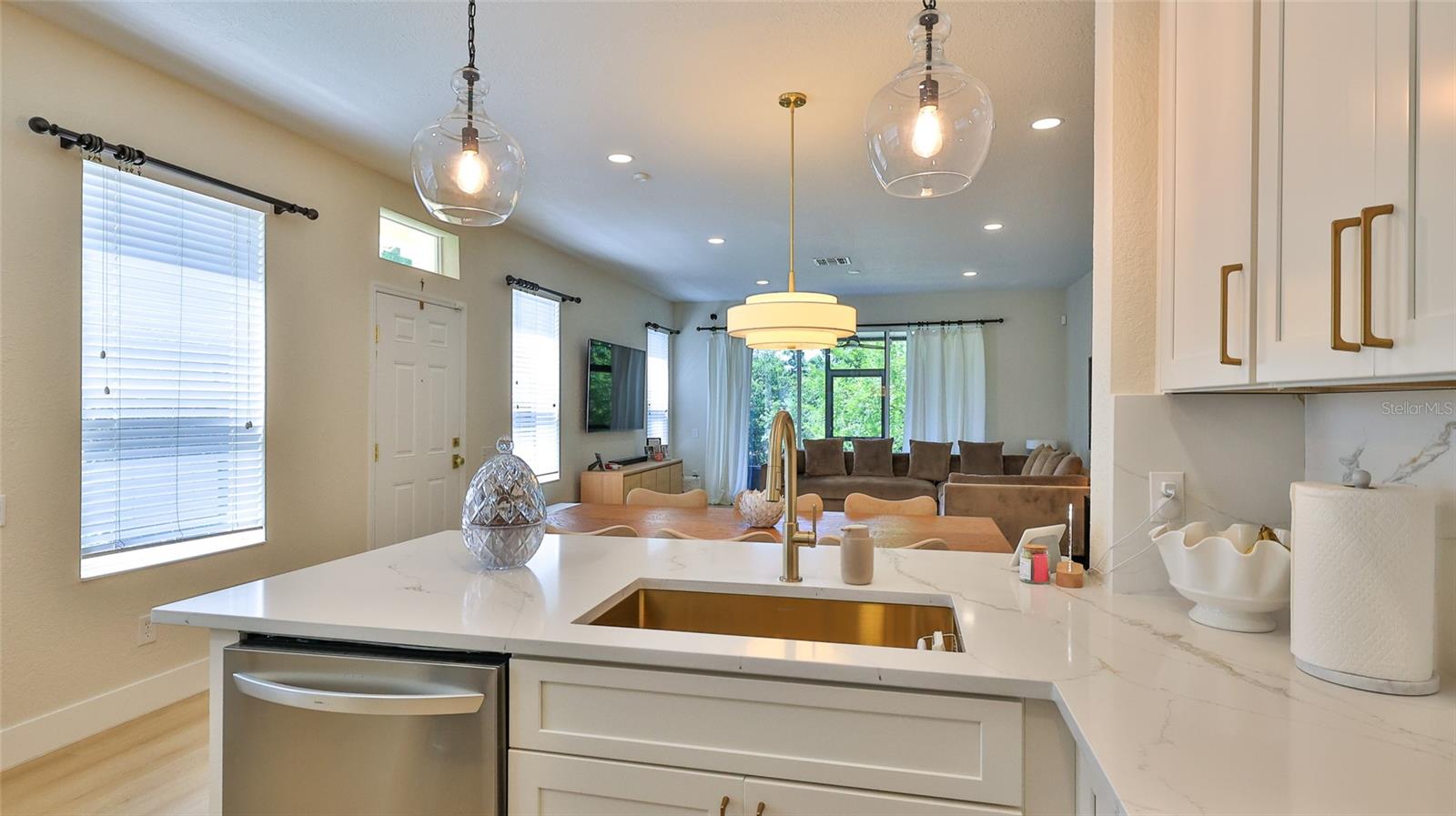 REGENCY OAKS UNIT THREE - Residential