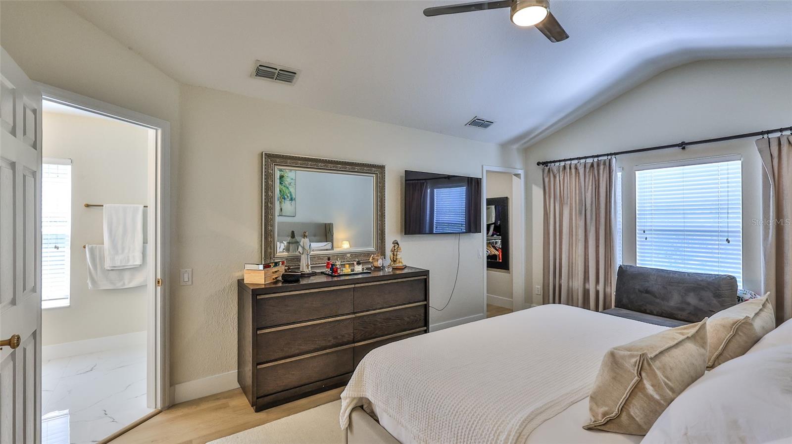 REGENCY OAKS UNIT THREE - Residential