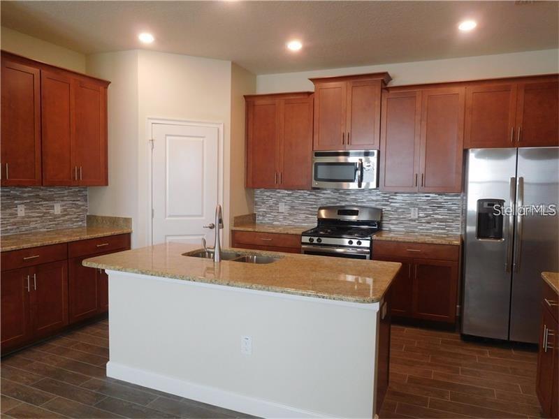 SUMMERLAKE - Residential Lease