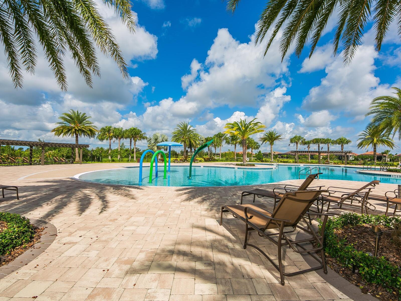 LAKEWOOD RANCH COUNTRY CLUB EAST - HILLSIDE - Residential