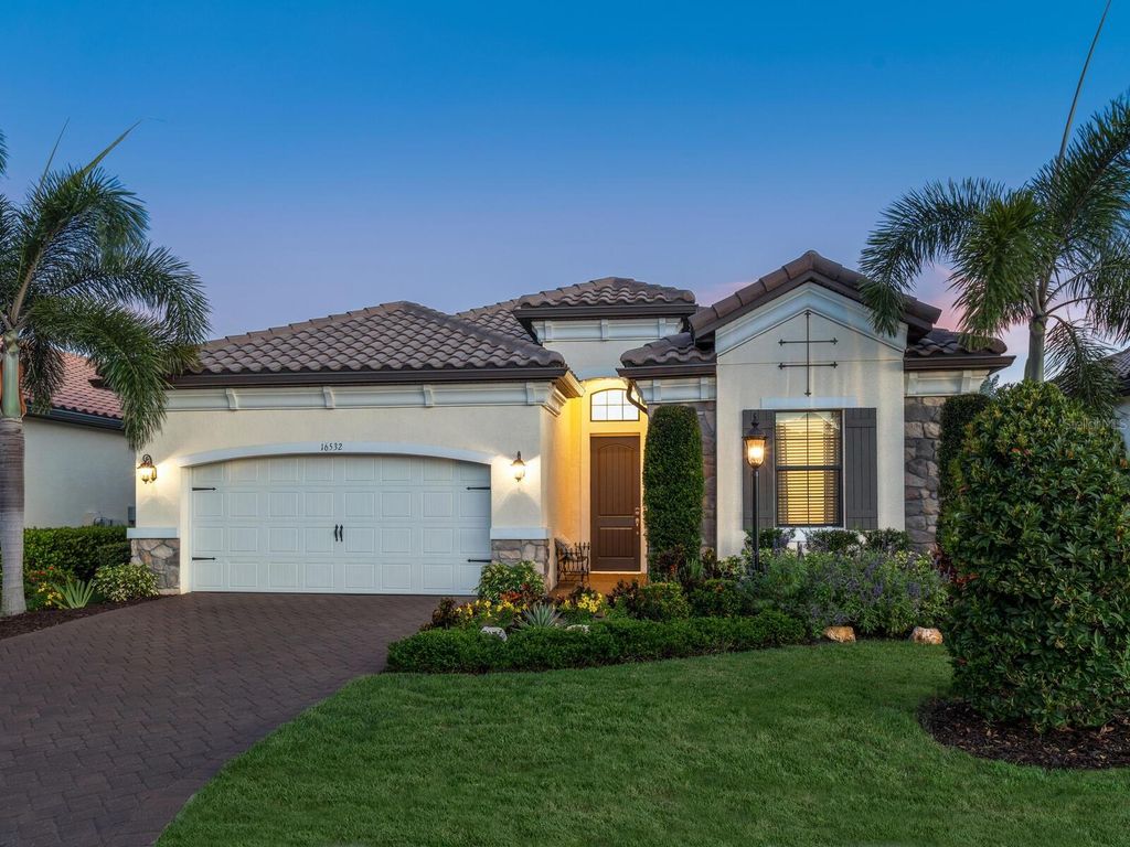 Photo of 16532 Hillside Circle, Lakewood Ranch, FL 34202 (MLS # A4665691)