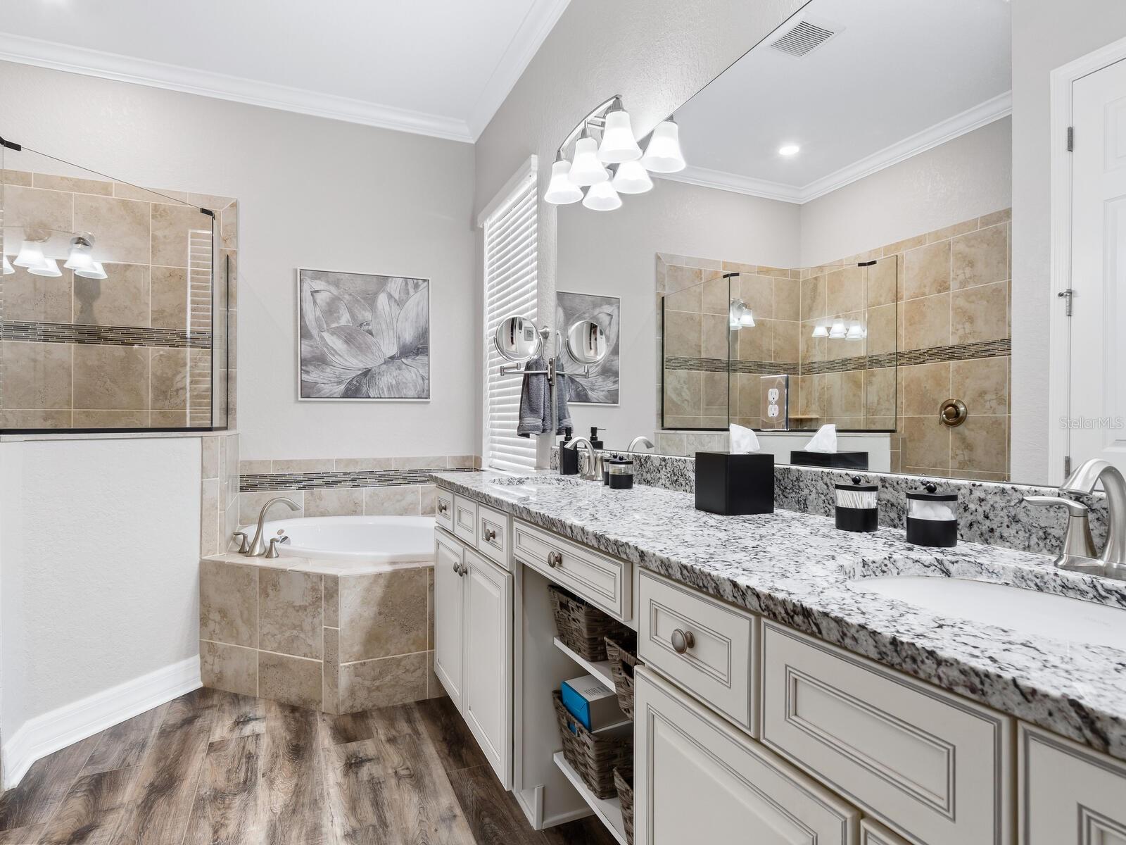 LAKEWOOD RANCH COUNTRY CLUB EAST - HILLSIDE - Residential