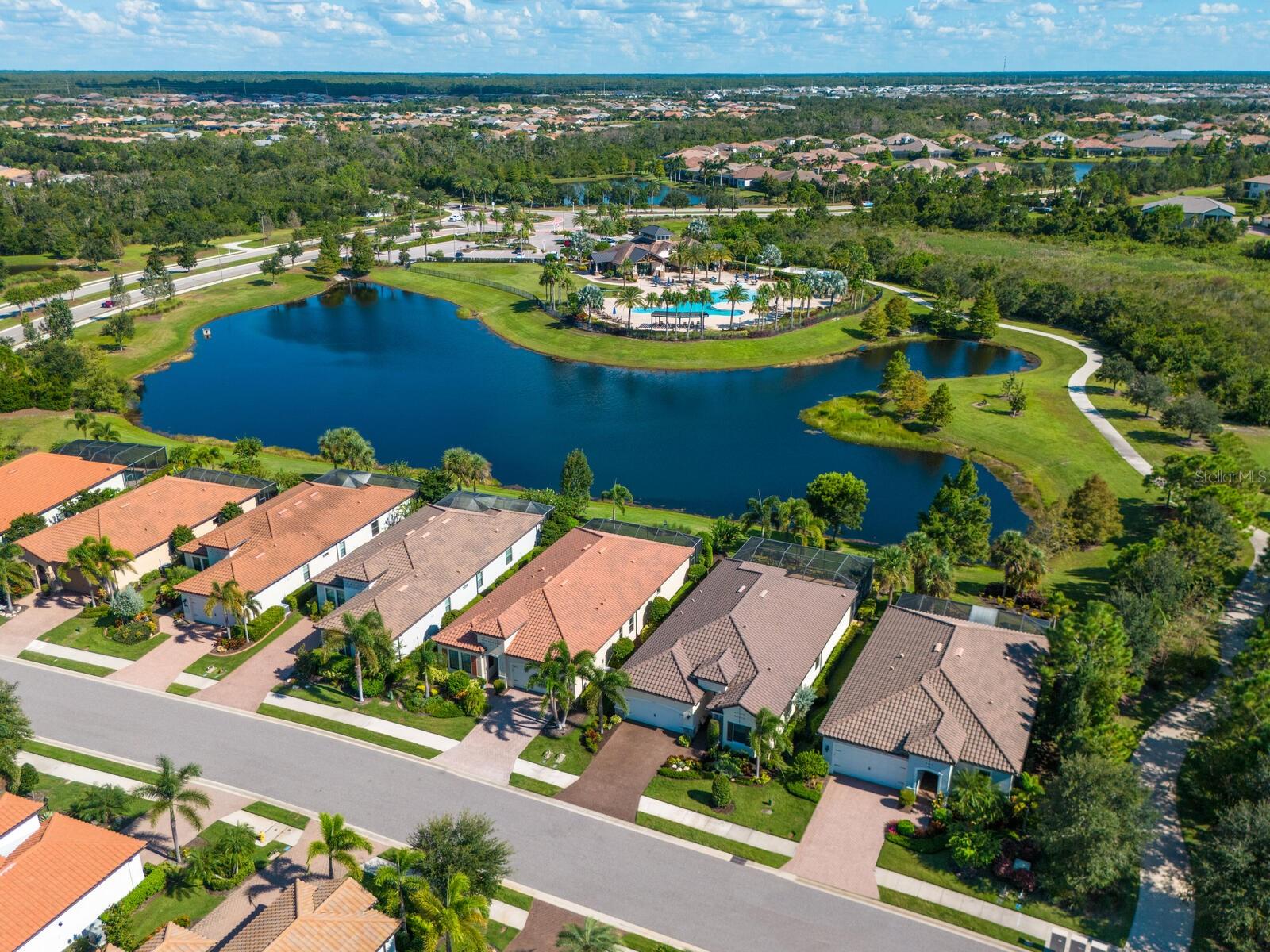 LAKEWOOD RANCH COUNTRY CLUB EAST - HILLSIDE - Residential