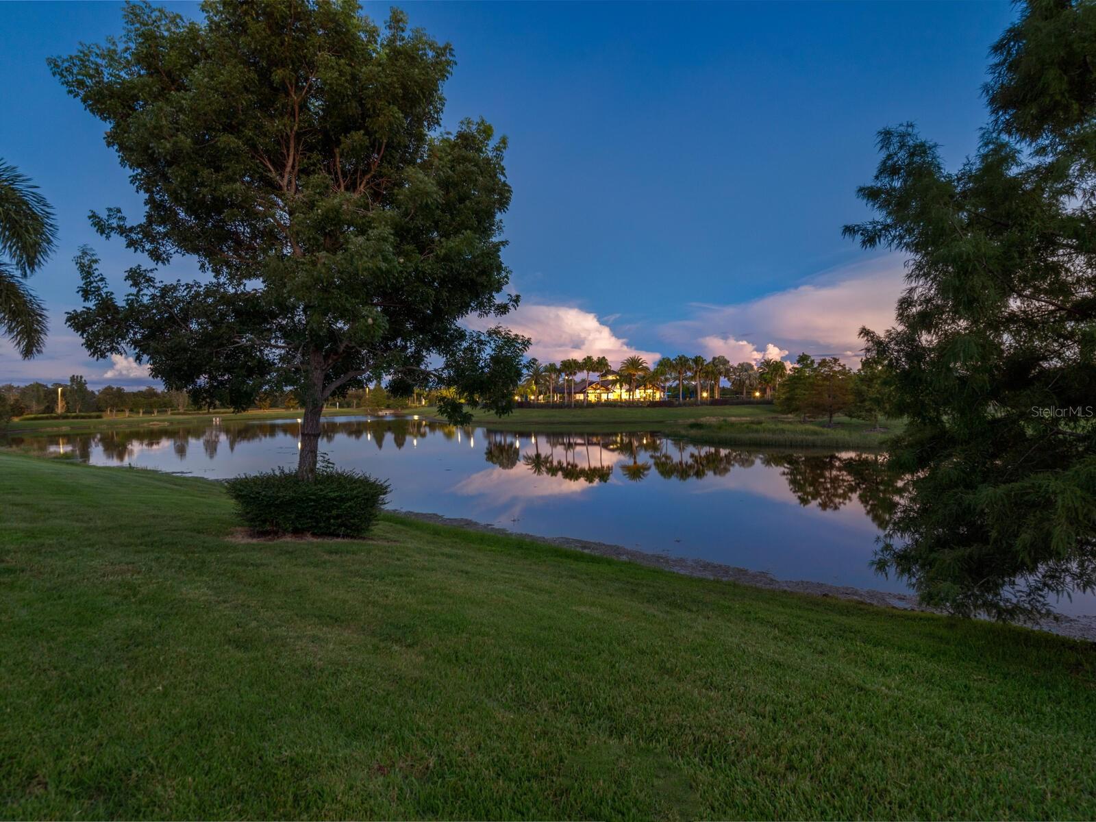 LAKEWOOD RANCH COUNTRY CLUB EAST - HILLSIDE - Residential