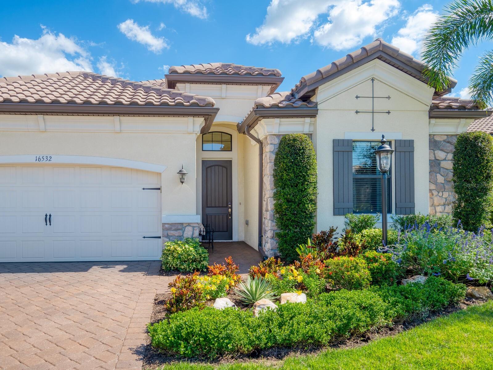 LAKEWOOD RANCH COUNTRY CLUB EAST - HILLSIDE - Residential