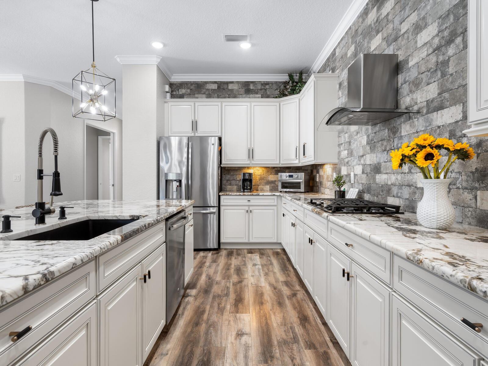 LAKEWOOD RANCH COUNTRY CLUB EAST - HILLSIDE - Residential