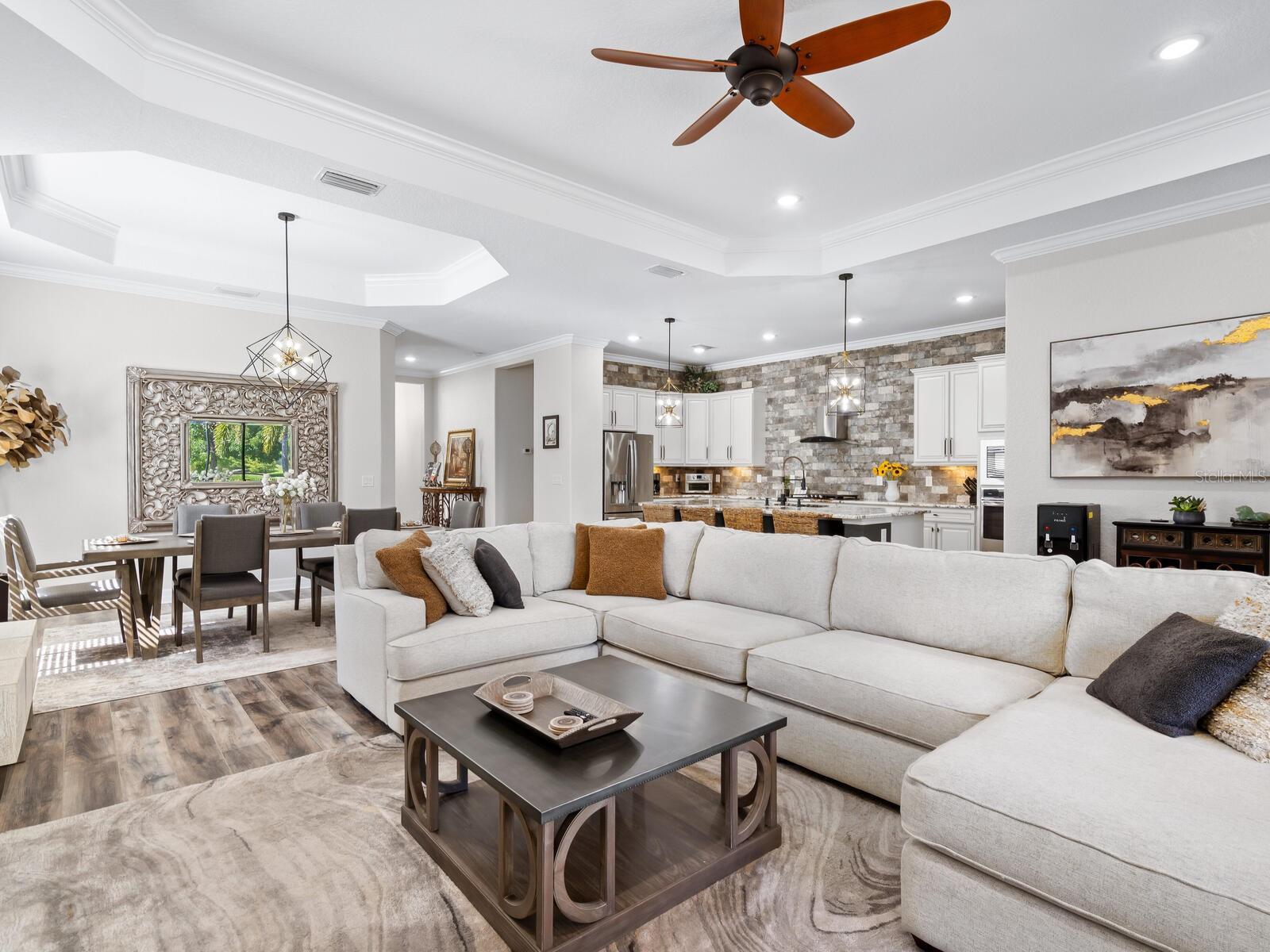 LAKEWOOD RANCH COUNTRY CLUB EAST - HILLSIDE - Residential