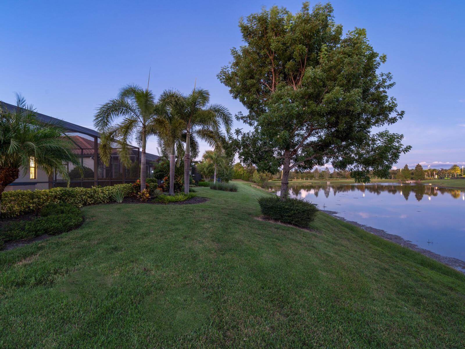 LAKEWOOD RANCH COUNTRY CLUB EAST - HILLSIDE - Residential