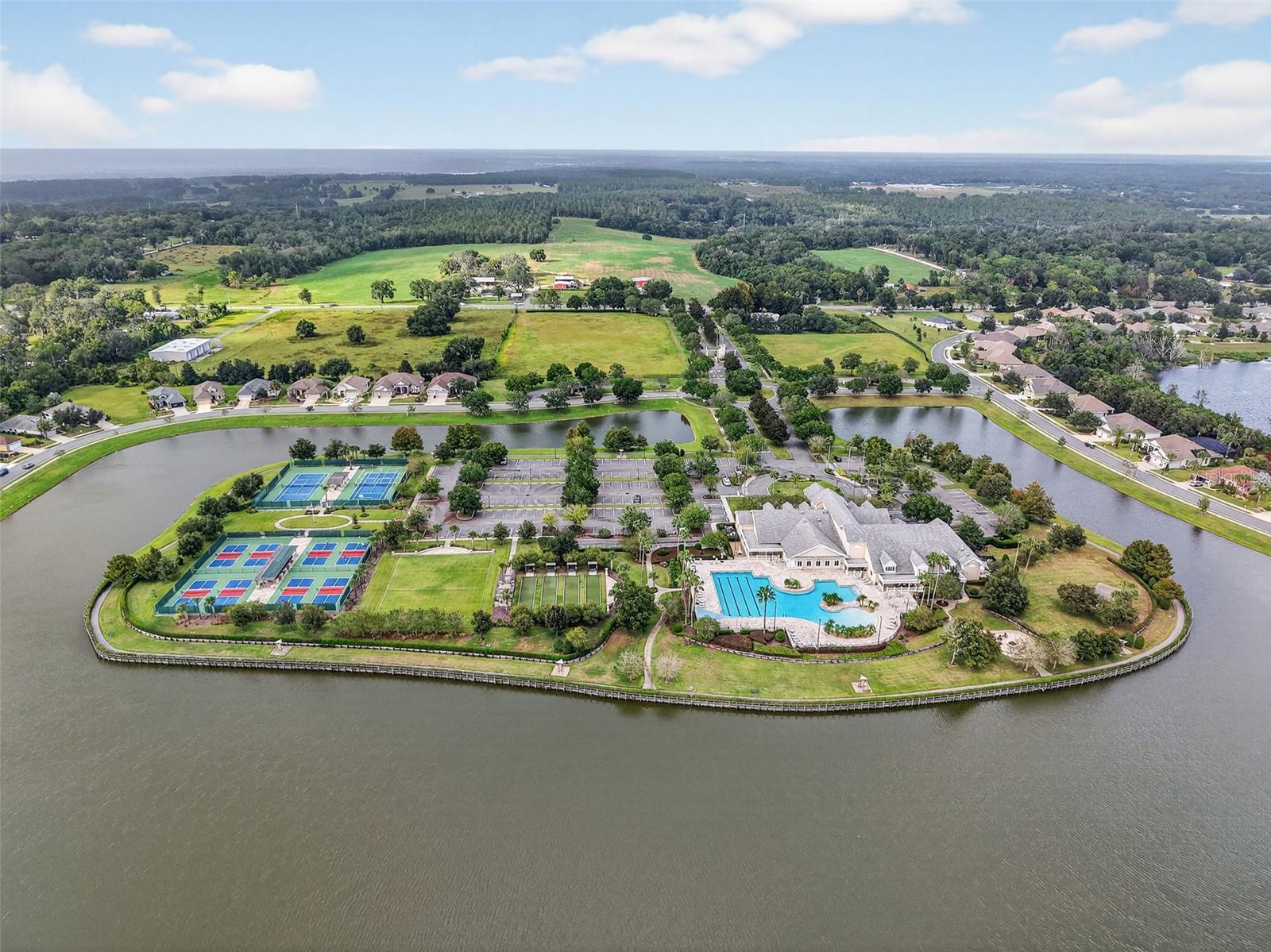 LAKES OF MOUNT DORA - Residential
