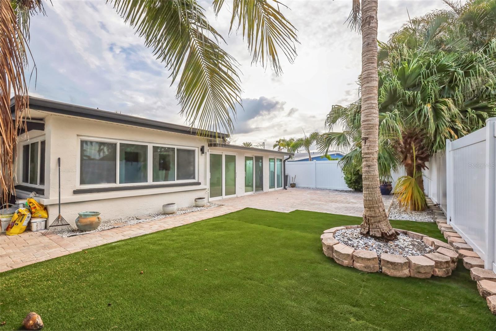 BAY POINT ESTATES 1ST ADD - Residential Lease