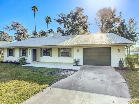 A home in DELAND