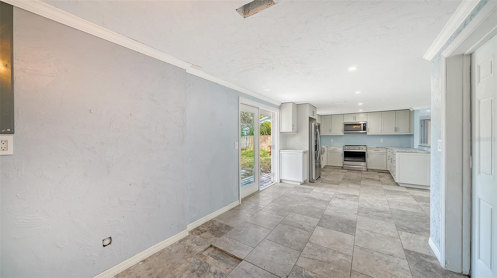 EAST VENICE - Residential