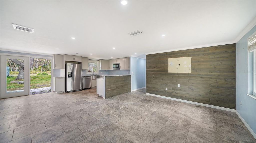 Photo of 1203 Pineland Avenue, Venice, FL 34285 (MLS # A4679605)