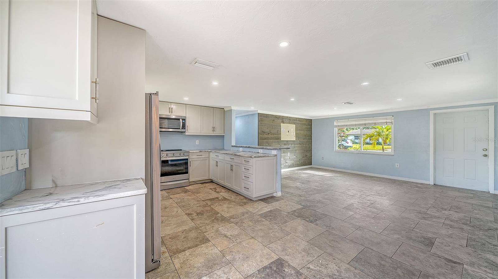 EAST VENICE - Residential