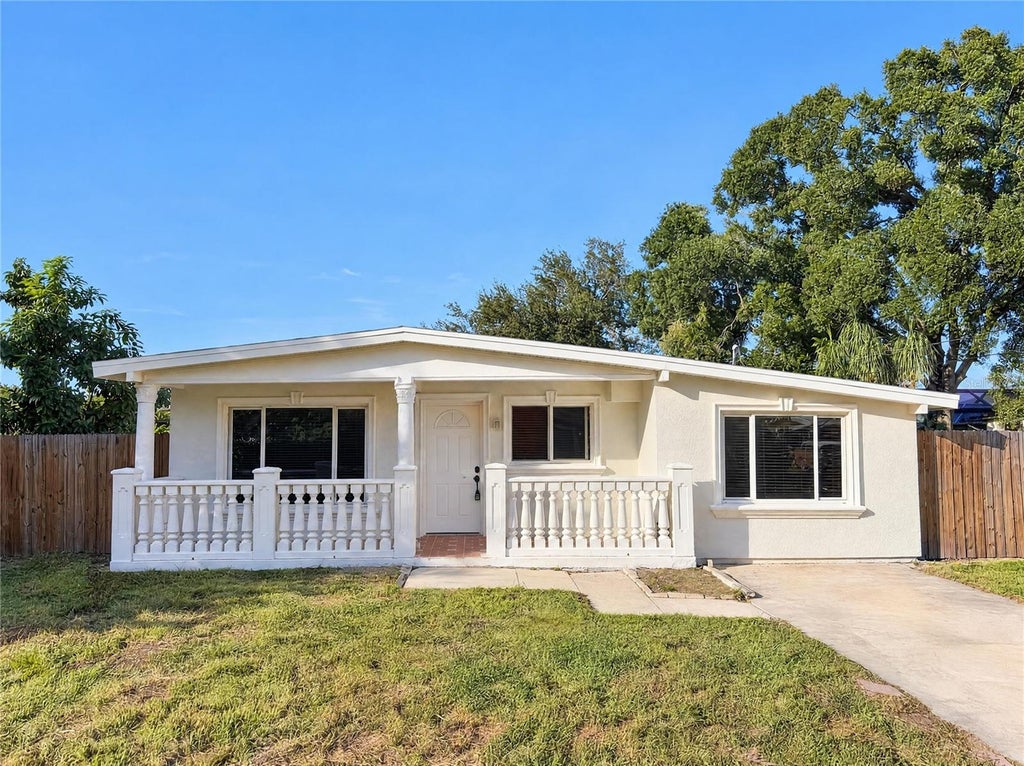 Photo of 3205 W Rogers Avenue, Tampa, FL 33611 (MLS # O6453111)