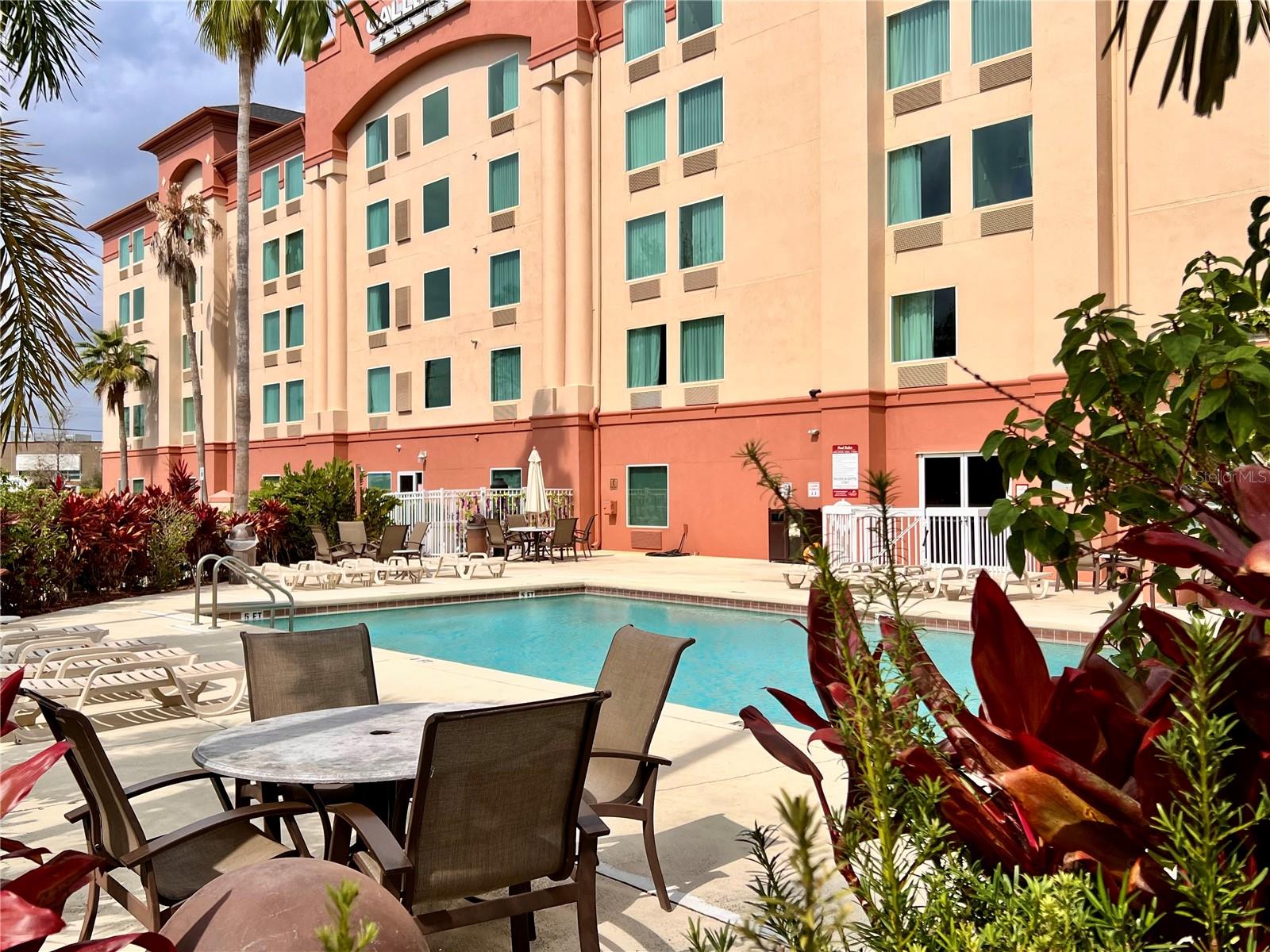 MERIDIAN PALMS COMM CONDO - Residential