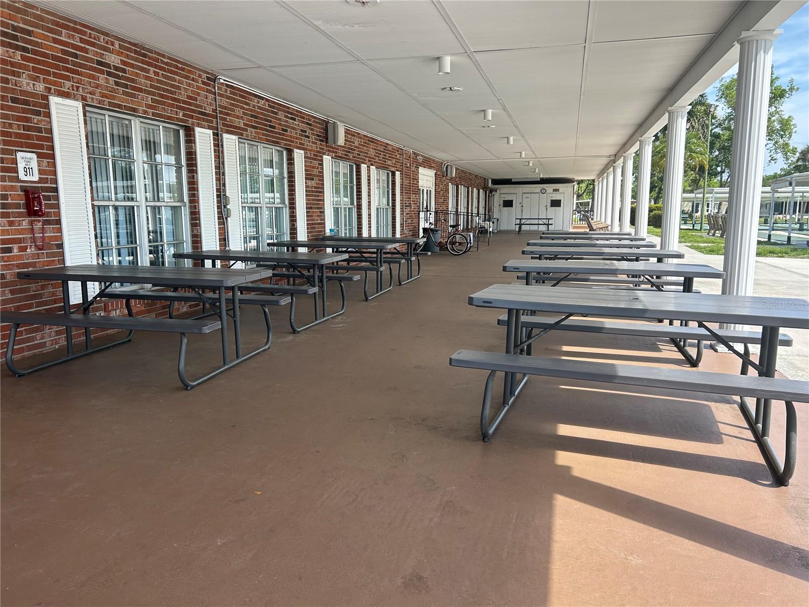 OAKWOOD MANOR - Residential