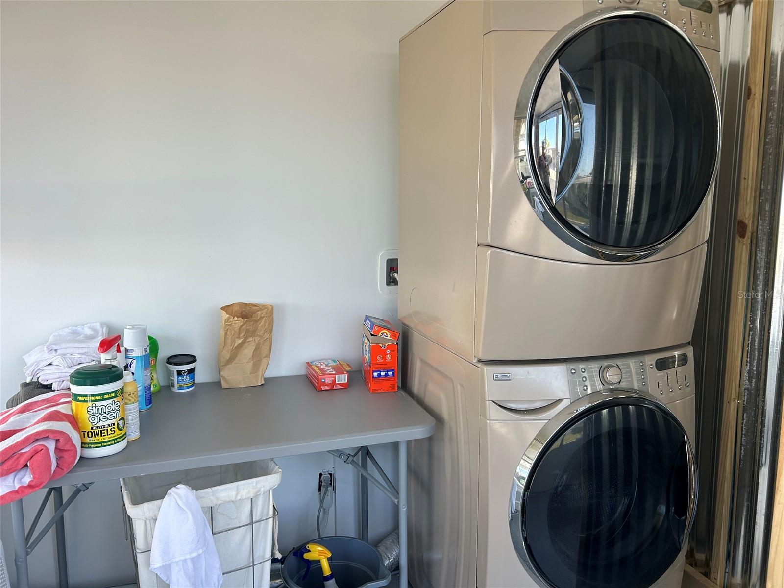 OAKWOOD MANOR - Residential