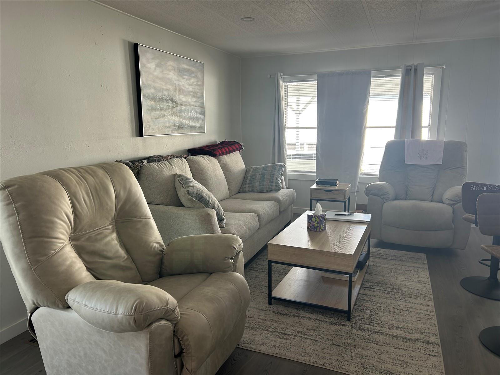 OAKWOOD MANOR - Residential