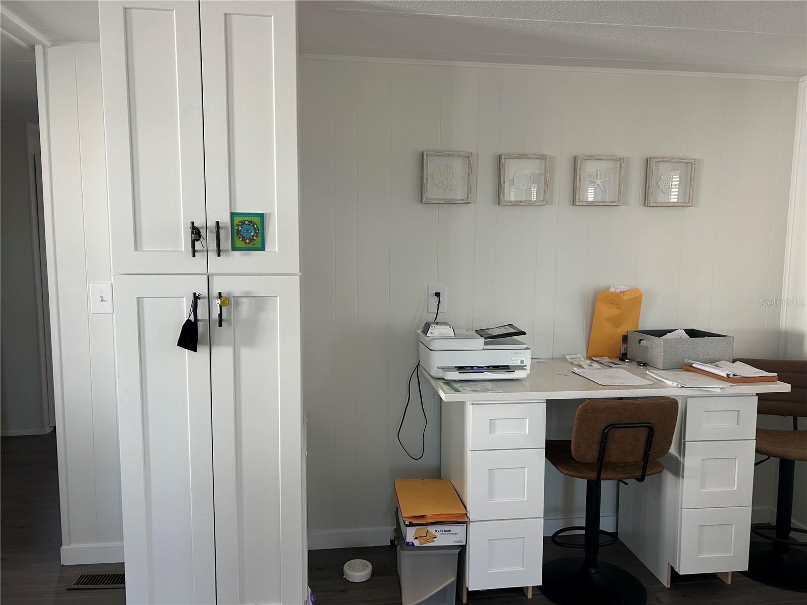 OAKWOOD MANOR - Residential