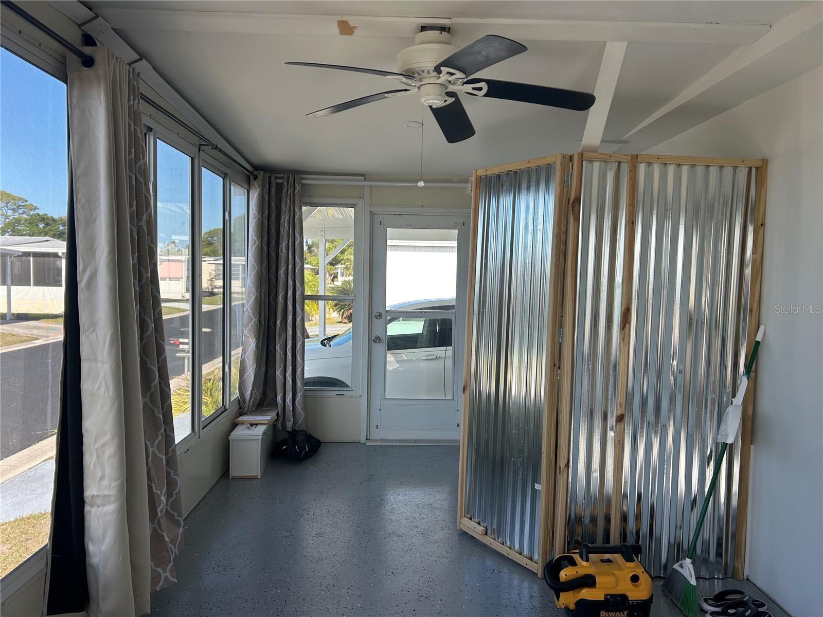 OAKWOOD MANOR - Residential