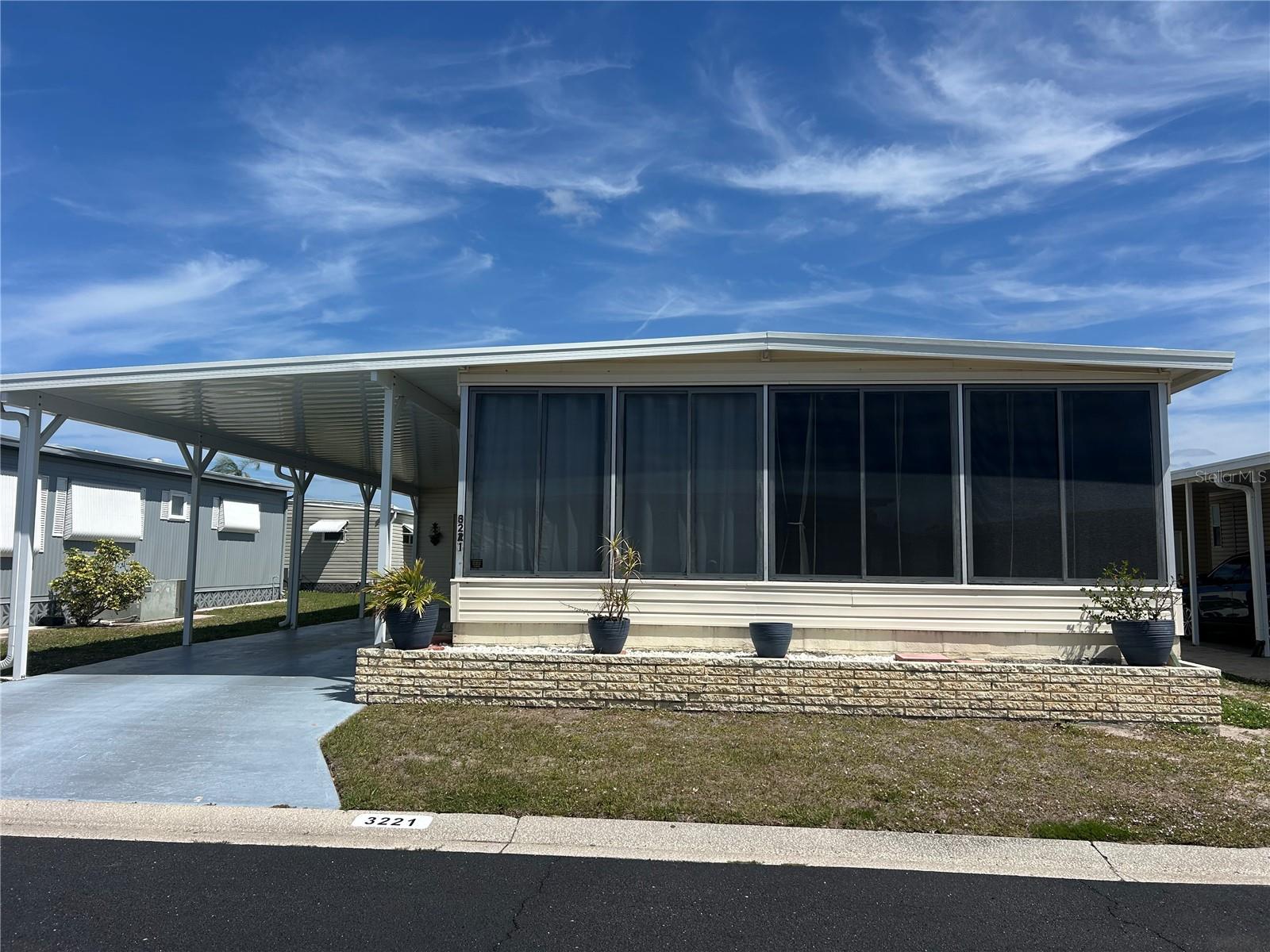 OAKWOOD MANOR - Residential