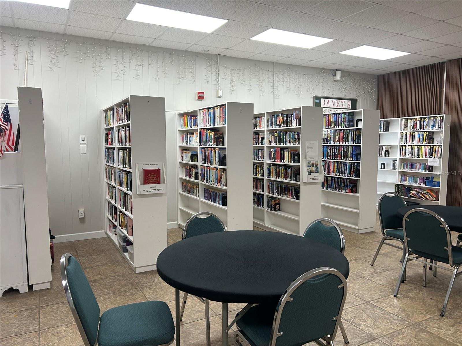 OAKWOOD MANOR - Residential