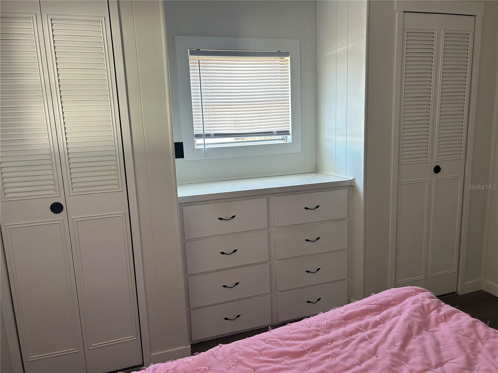 OAKWOOD MANOR - Residential