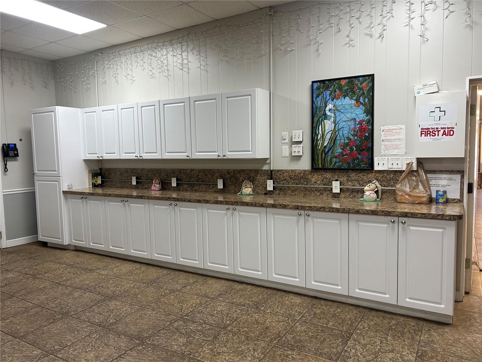 OAKWOOD MANOR - Residential