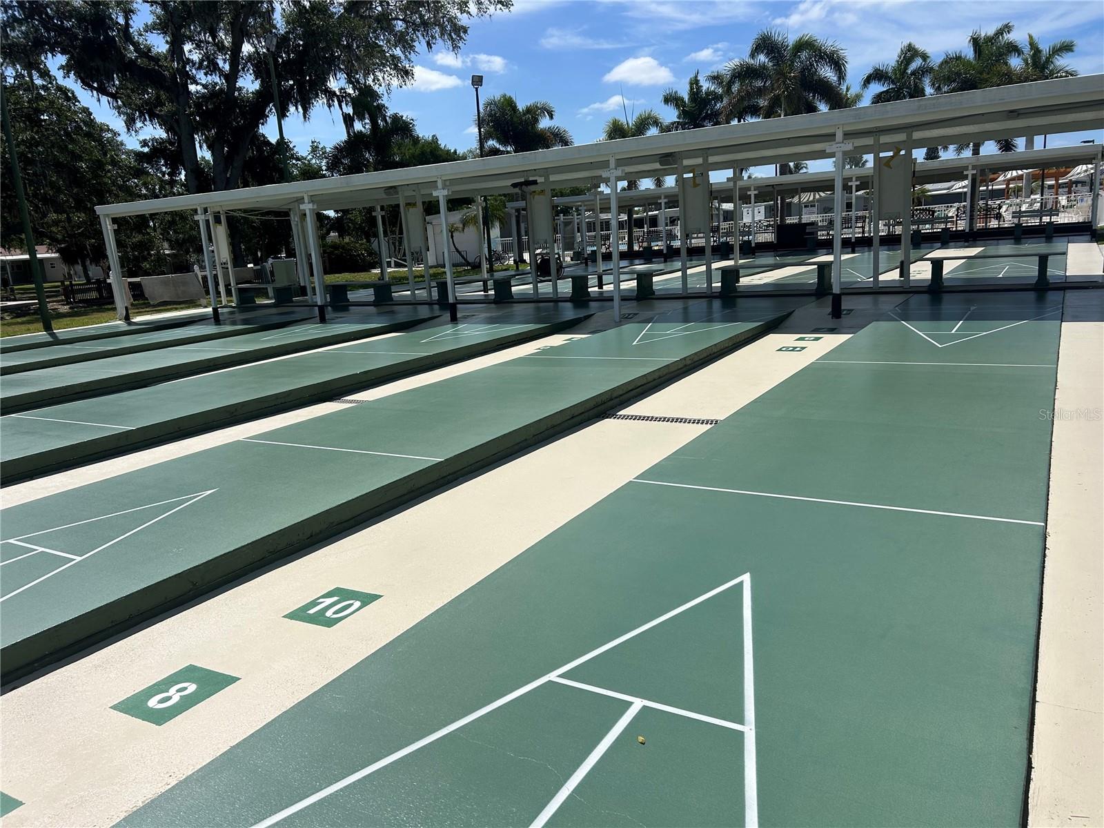 OAKWOOD MANOR - Residential