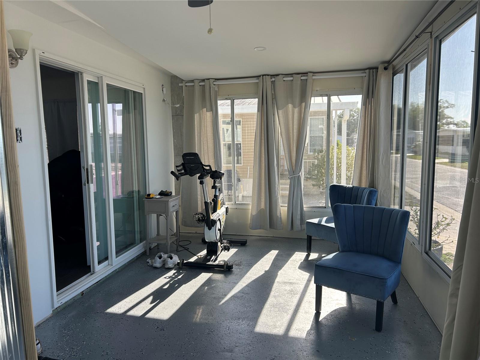 OAKWOOD MANOR - Residential