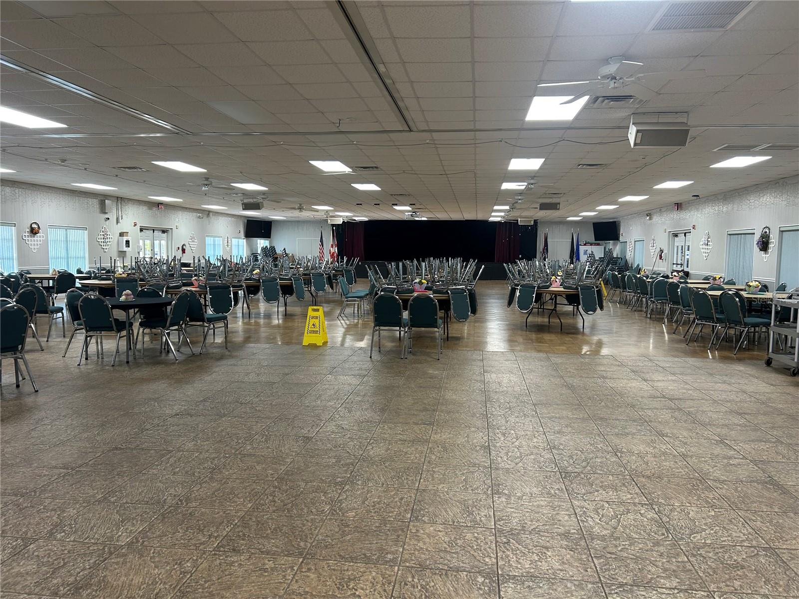 OAKWOOD MANOR - Residential