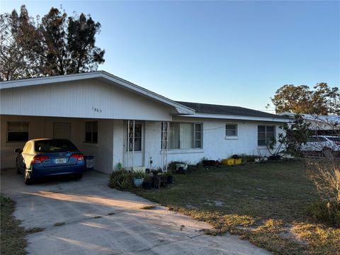 A home in WINTER HAVEN