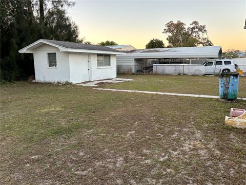 A home in WINTER HAVEN