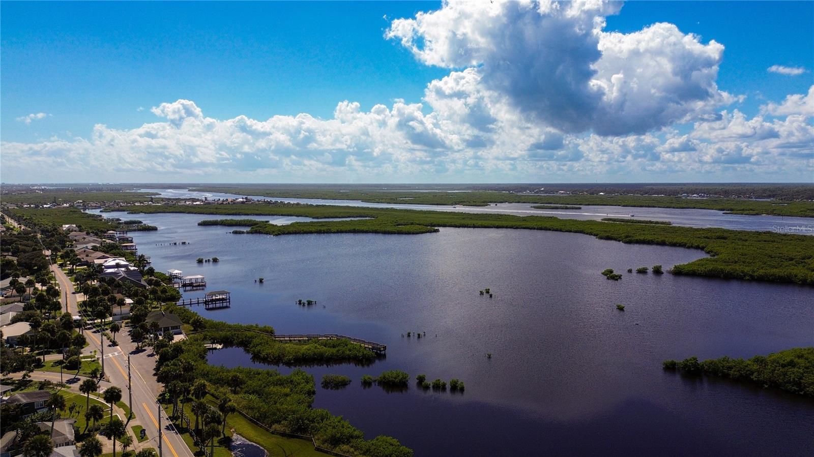 LIGHTHOUSE SHORES - Residential