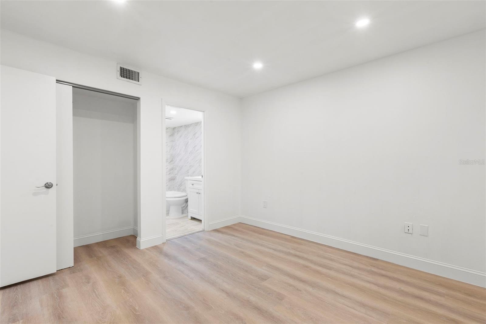 TARPON COVE CONDO - Residential