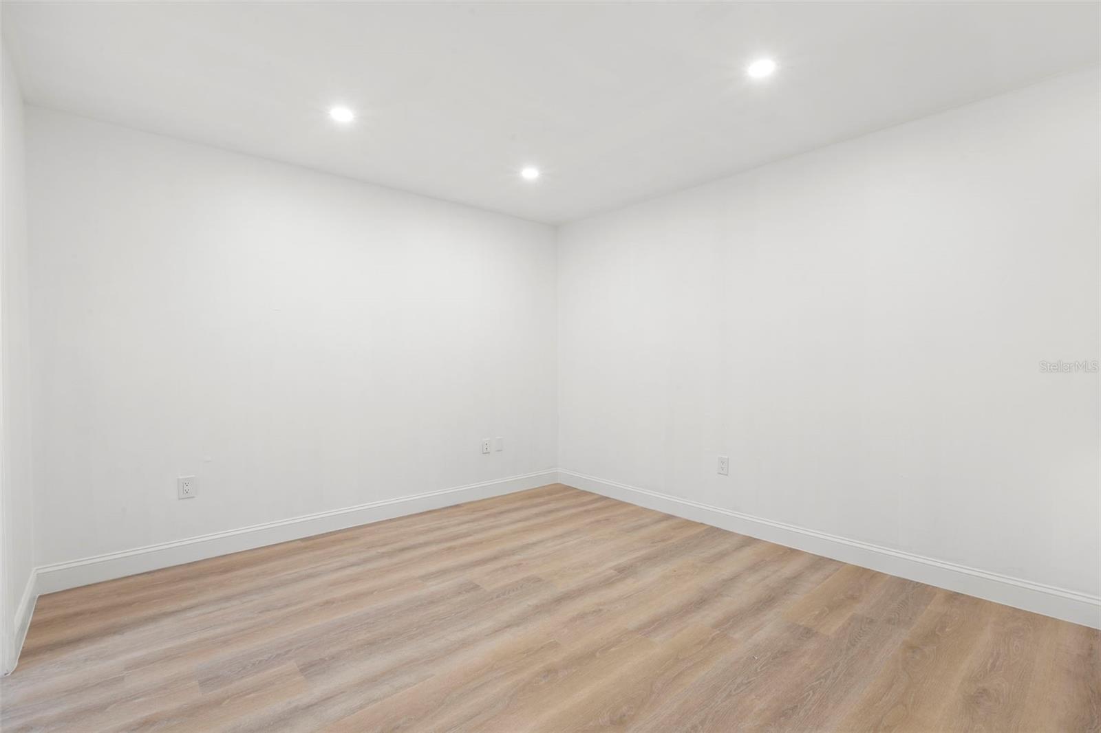 TARPON COVE CONDO - Residential