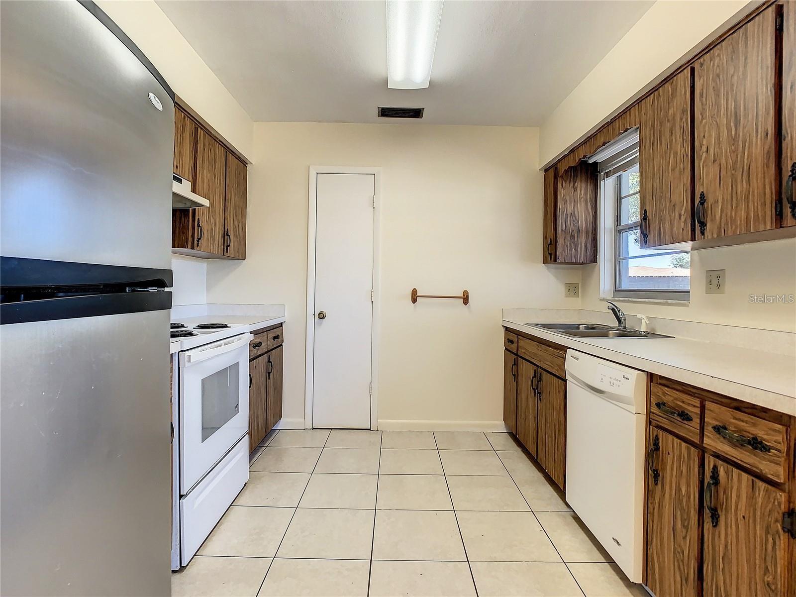 430 SHORT DRIVE