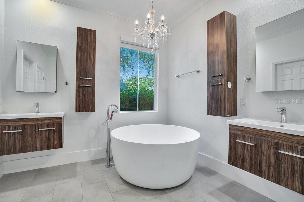 KEENES POINTE UNIT 1 - Residential Lease