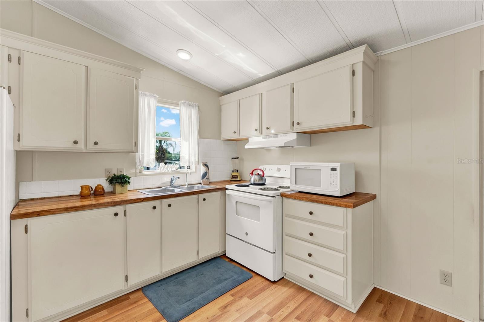 ORANGE BLOSSOM GARDENS UNIT 03-1B - Residential