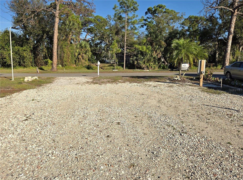 Photo of 424 Hatchett Creek Road, Venice, FL 34285 (MLS # N6146196)