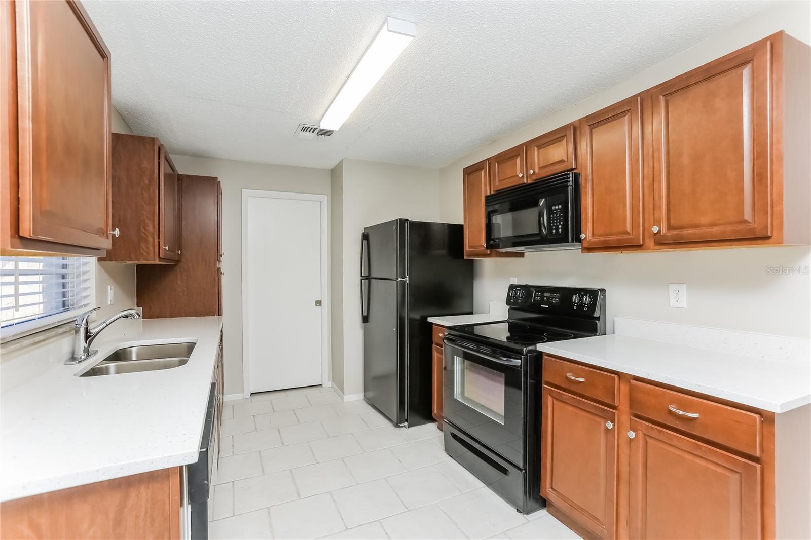CRESTLAND EST - Residential Lease