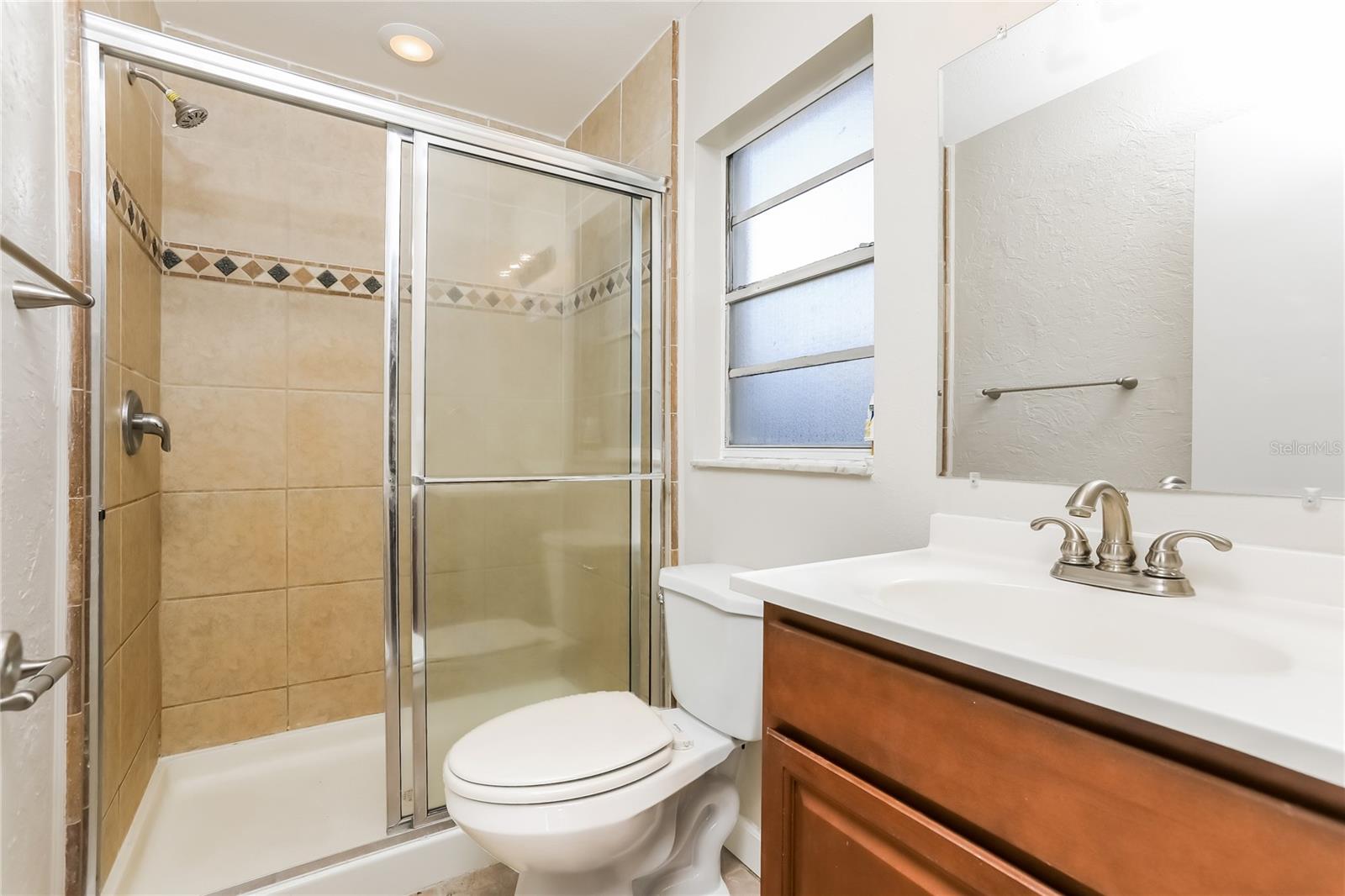 CRESTLAND EST - Residential Lease