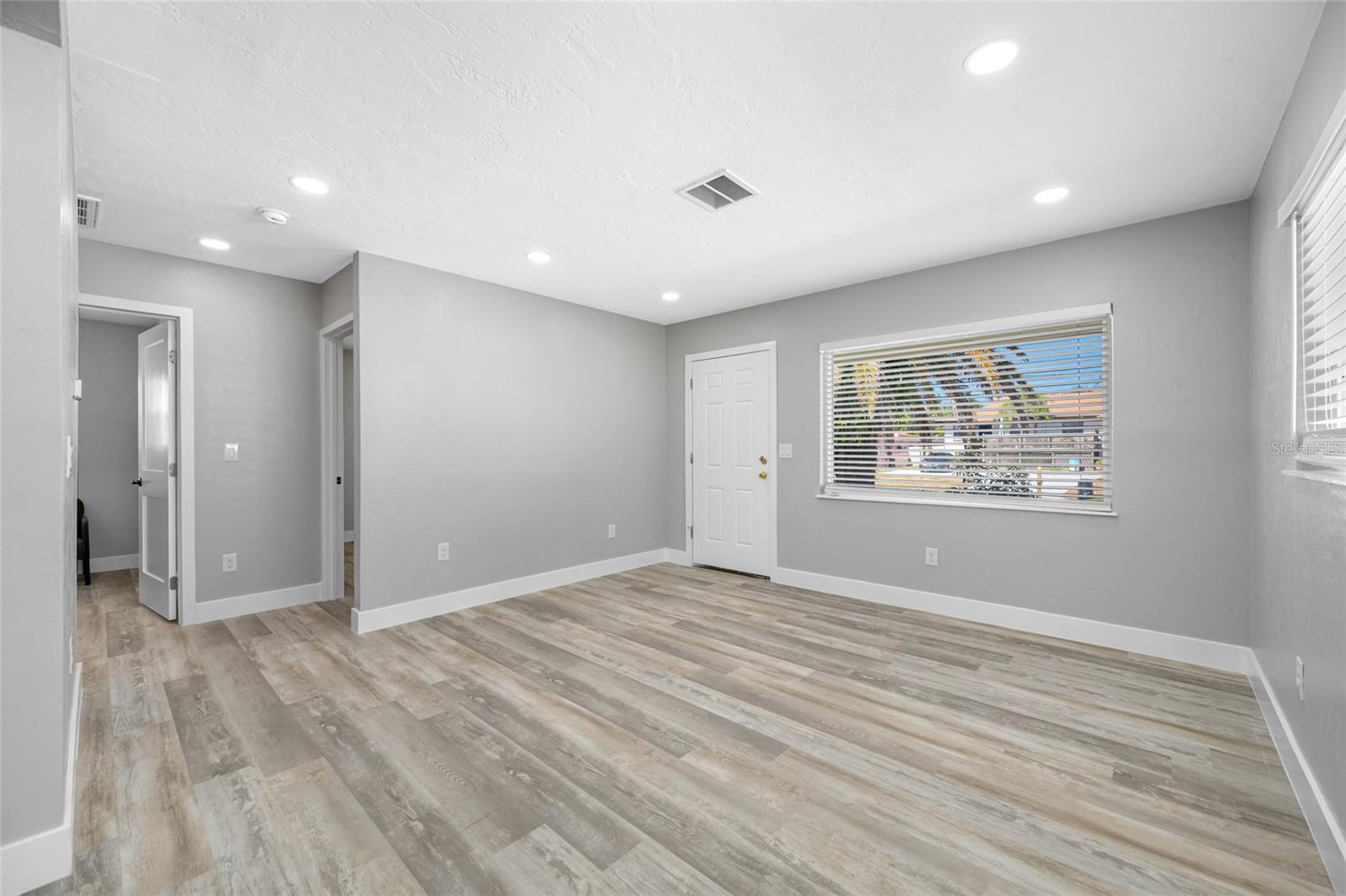 ST PETERSBURG BEACH REP - Residential