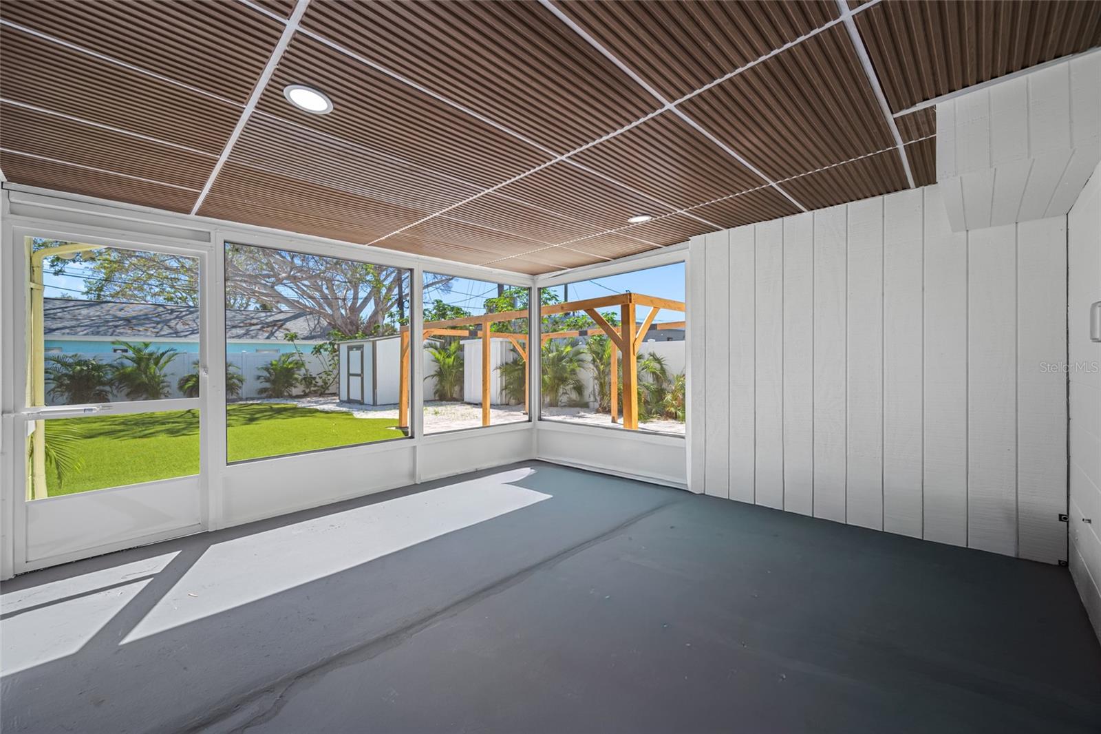 ST PETERSBURG BEACH REP - Residential