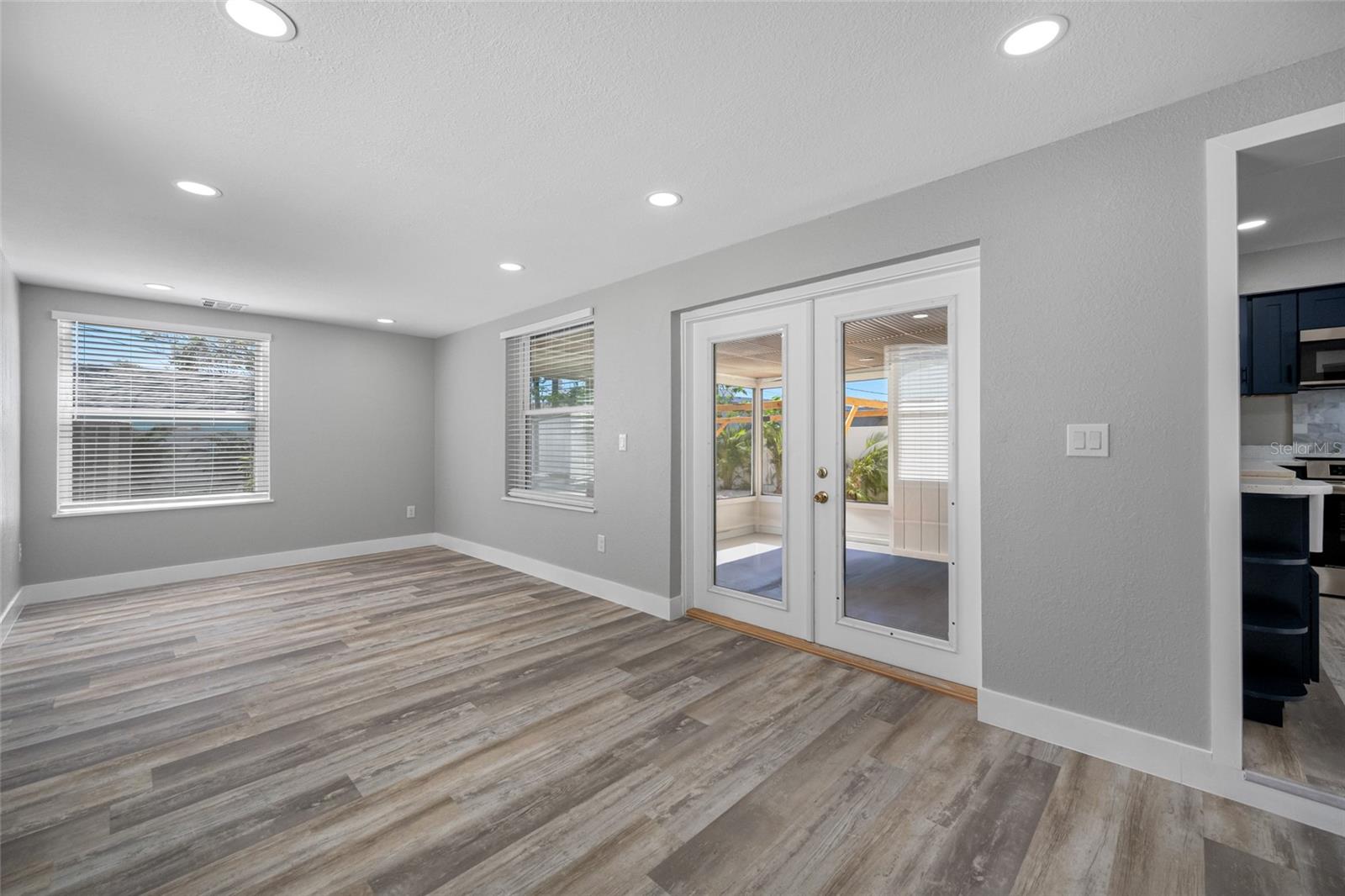 ST PETERSBURG BEACH REP - Residential