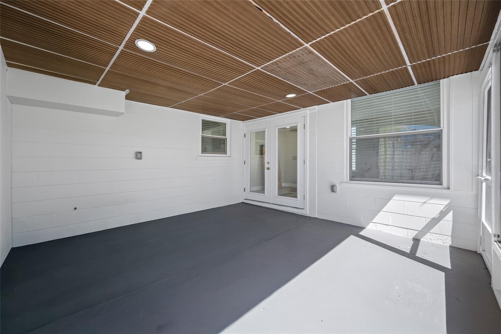 ST PETERSBURG BEACH REP - Residential