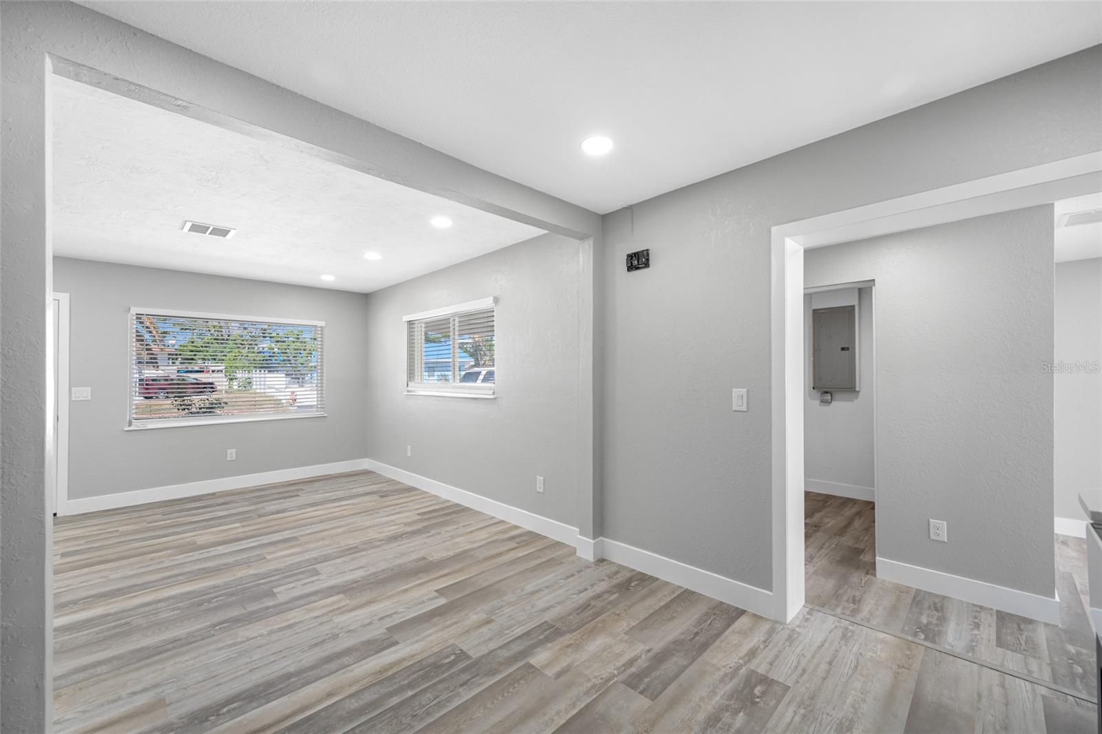 ST PETERSBURG BEACH REP - Residential