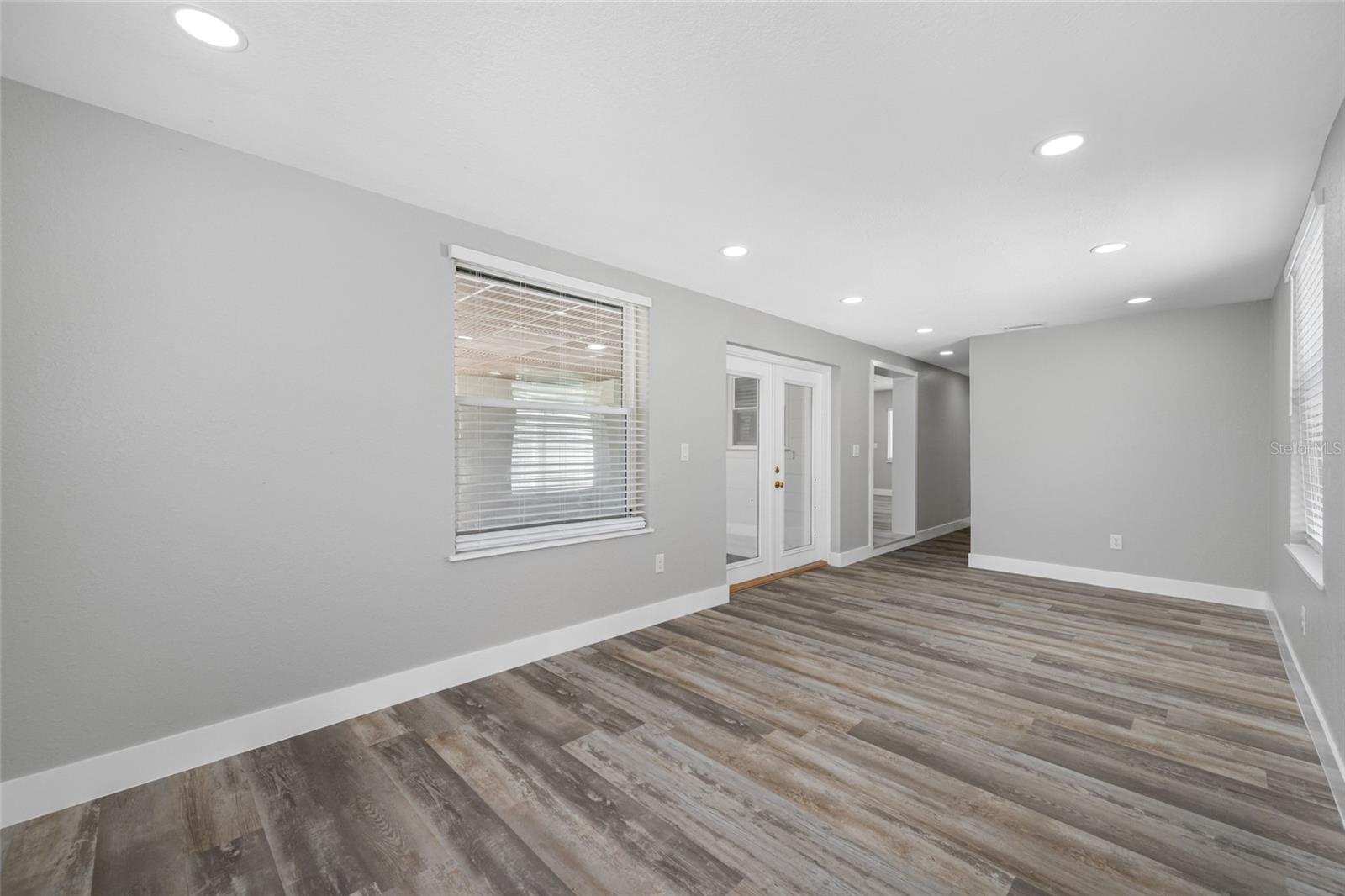 ST PETERSBURG BEACH REP - Residential